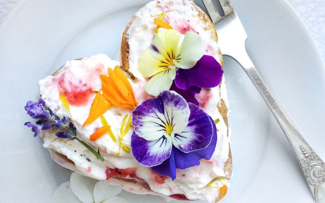 12 Edible Flowers to Try